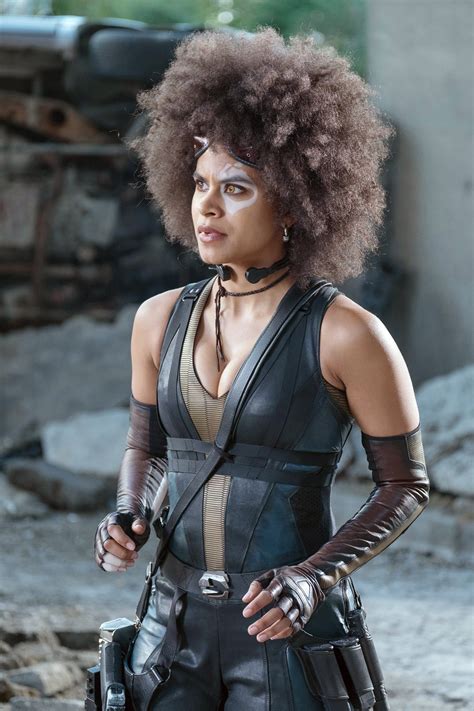 60 Halloween Costume Ideas Inspired By 2018 S Biggest Movies And Tv Shows Domino Marvel Marvel