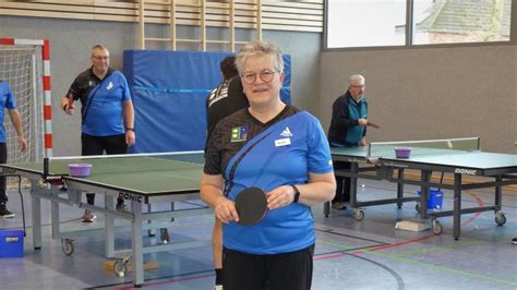 Ping Pong Gegen Parkinson Anita Spahn Leitet Gruppe In Spelle Noz
