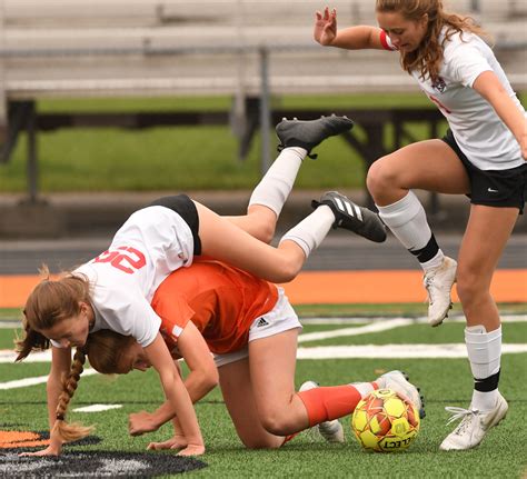 Black Knights Start Slow Finish Fast In Girls Soccer Win Over Red Devils Daily Sentinel