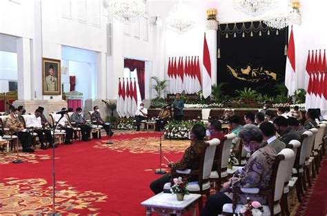 Presiden Jokowi Sampaikan Sejumlah Arahan Dalam Sidang Kabinet