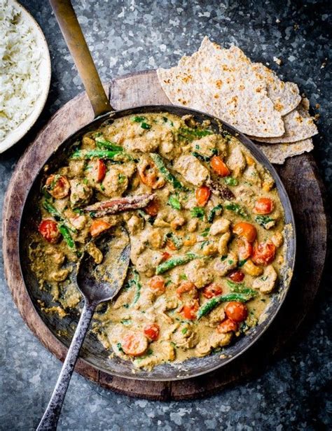 A simple sri lankan chicken curry can be too overwhelming with different spices and ingredients. Sri Lankan cashew chicken curry | Recipe | Curry recipes