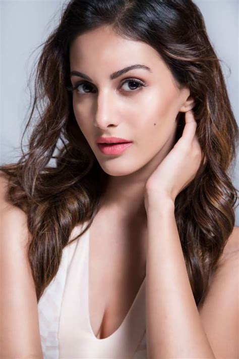 Amyra Dastur Facts Age Wiki Biography Height Weight Affairs Net Worth More Bollywooddadi