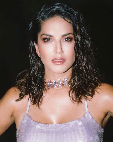 Sunny Leone Looks HOT Rediff Com Movies