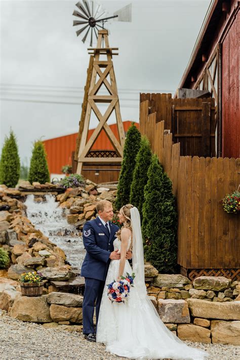 MIKE + JENNA | JOINER FARMS WEDDING & EVENT BARN | NORTHERN CAMBRIA, PA
