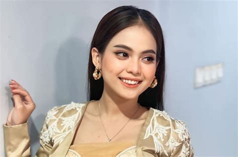 Pantas Dapat Uang Panai 2 Miliar Putri DA Pamer Gaya Elegan Kenakan