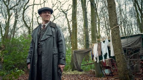 Thanks to netflix, steven knight's story of a working class birmingham crime family between the wars has gone global. Peaky Blinders | Staffel 6 | Start, Handlung, Besetzung ...