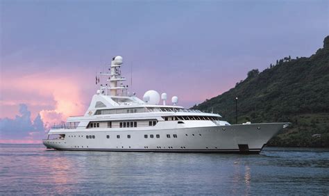Charter Glamorous Superyacht Grand Ocean In The Mediterranean — Yacht