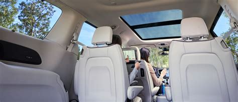 Chrysler Pacifica Interior Features For 8 Passengers