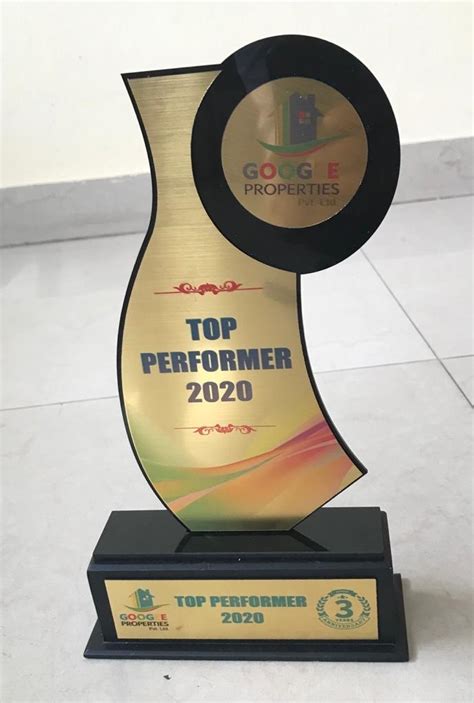 Acrylic Black And Gold Top Performer Award Mudhra Udyog Id 22662784012