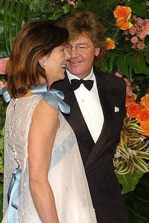 „skandalprinz ernst august von hannover macht mal wieder von sich reden. Das Fürstenhaus der Power-Frauen - Bilder - Die Hochzeit ...