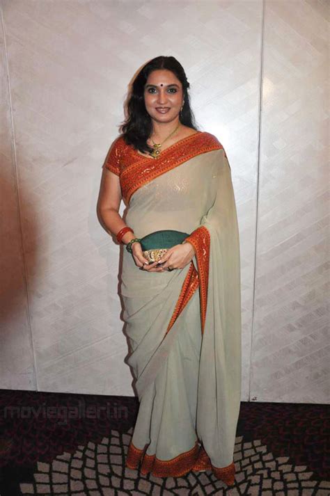 Tamil Actress Suganya Latest Pictures Photos Stills