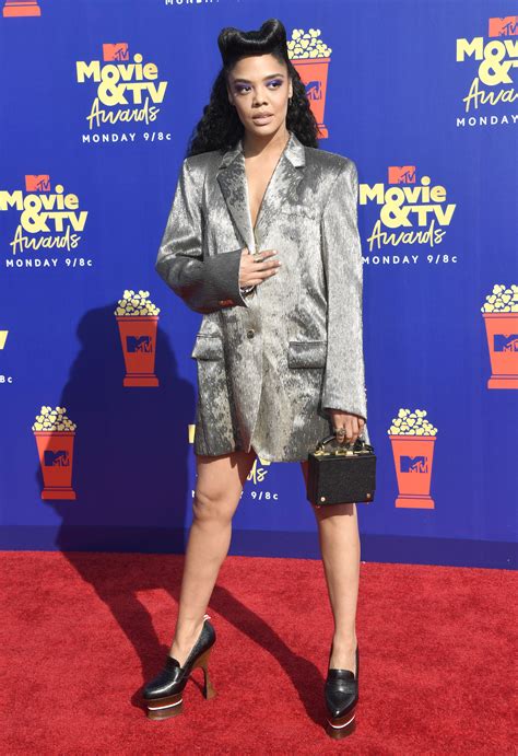 flipboard the 10 best and worst dressed celebs at the 2019 mtv movie and tv awards