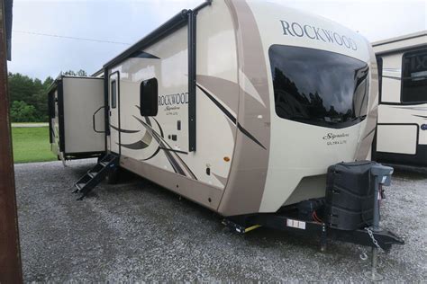 Used 2018 Rockwood Signature Ultra Lite 8332bs Overview Berryland