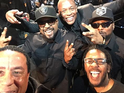 Kendrick Lamar Inducts Nwa Into The Rock And Roll Hall Of Fame Spin