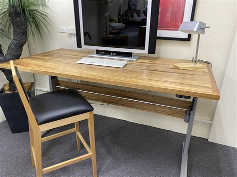 Electric Height Adjustable Desk Uneke Furniture