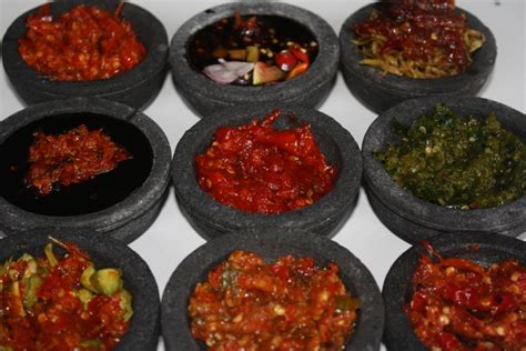 Gunakan 2 cabe merah besar. Berita Kartun: 5 Sambal Nusantara Paling Enak