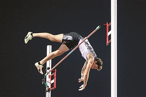 Armand duplantis just clipped the bar on sunday when he attempted to break the pole vault world record for a third straight weekend. Duplantis nails 16th straight pole vault win in Doha | Kuwait 24 Hours
