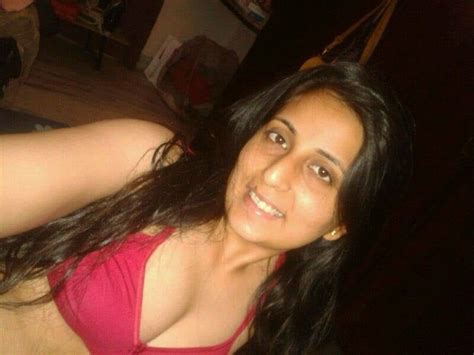 East Delhi Hot Desi Girl Ki Nude Selfies Leaked