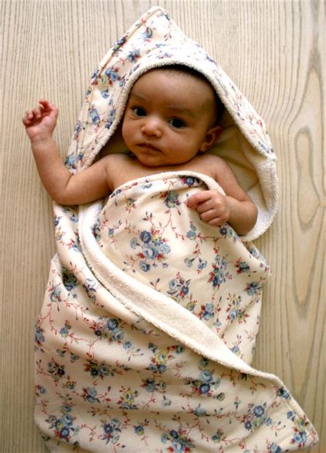 Eccomum baby hooded towel organic bamboo baby bath towels. Free Sewing Pattern: Hooded Baby Towel and Washcloth Set ...