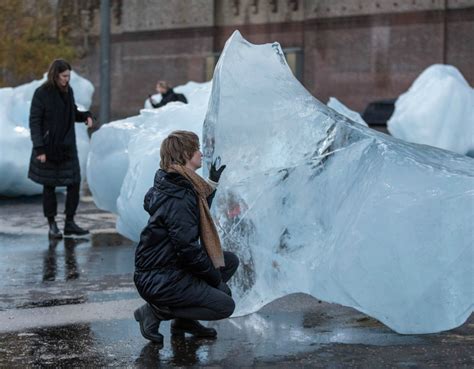 24 Melting Icebergs Have Been Placed Outside The Tate Modern