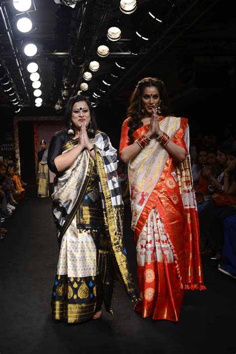 Bipasha Basu Walk The Ramp For Sanjukta Dutta Show At Lakme Fashion