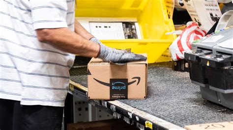 These 4 Charts Explain Amazons Fulfillment Speed Supply Chain Dive