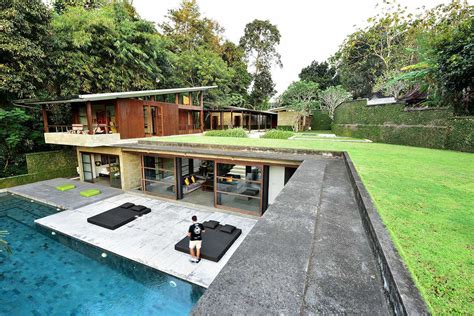Jasa arsitek desain rumah tropis modern 3 lantai di setiabudi jakarta selatan maret 30, 2021. 14+ Gambar Rumah Villa Kayu Sederhana - Gani Gambar