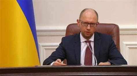 Ukraine Leader Says ‘huge Loads Of Arms Pour In From Russia The New York Times