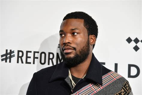 He adopted the rap name meek mill after family and friends from his neighborhood kept referencing him by his middle name. Meek Mill: White Man Spray-Painted Racist Remark About ...