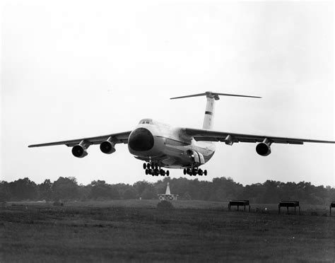 Pictures Feature C 5 Galaxy Airlifters Flying With Only Three Engines