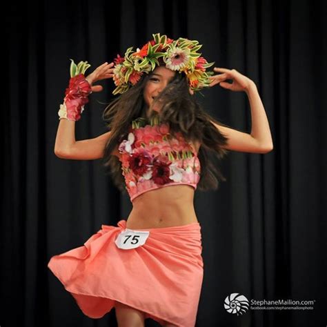 pin de nora c sheehan en polynesian beauty danza hawaiana danza polinesia tahitiano