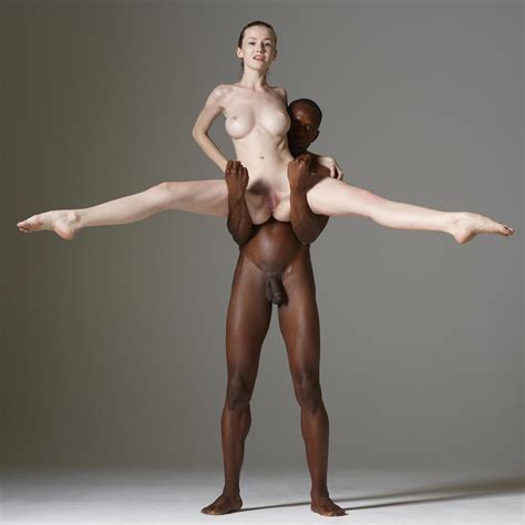 Shemale Nude Dance