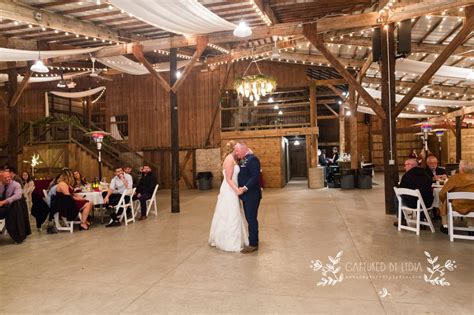 piqua ohio the buckeye barn fillinger wedding captured by lydia photography ohio