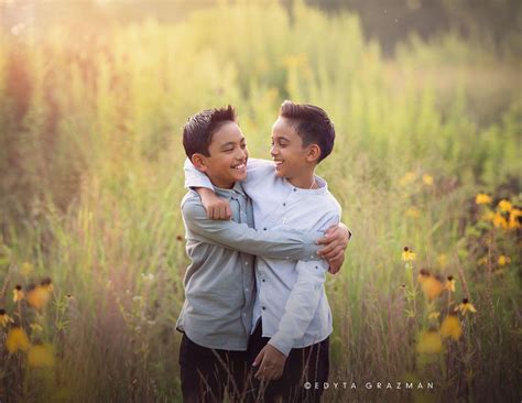 Pin by EDYTA GRAZMAN PHOTOGRAPHY on Siblings. Capturing siblings bond ...