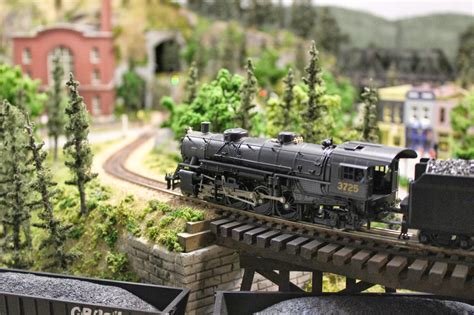 Build a model train layout: Wonderful Foambed HO Scale Model Train Layout