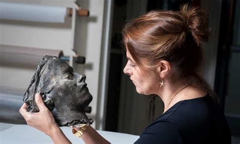 National Portrait Gallery Buys Tracey Emin S Death Mask Tracey Emin The Guardian