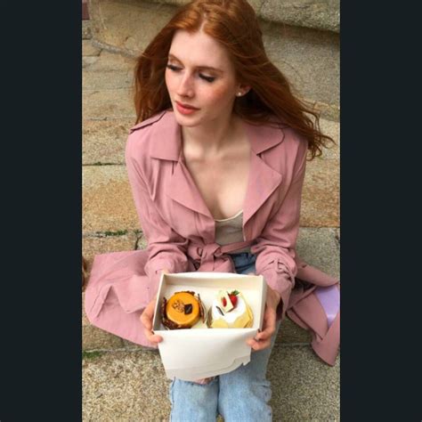 Natural Redhead Pale Skin Chiara Freckles Redheads Blue Eyes Delish Ginger Dessert