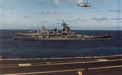 1181 X 730 Uss Wisconsin Bb 64 And A Whidbey Island Class Dock