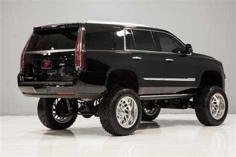 Lifted Cadillac Escalade Makes 750 Supercharged Hp Gm Authority