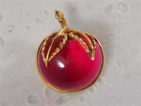 Vintage Apple Brooch Signed Sarah Coventry Fuschia Lucite Etsy