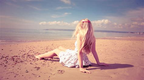 Blonde Girl Summer Dress On Beach Wallpapers Backgrounds Images Art Photos
