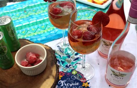 Making Summertime Delicious With Cool Cocktails And Fresh Food