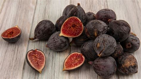 Fig Fruit Anjeer Nutrition And Health Benefits