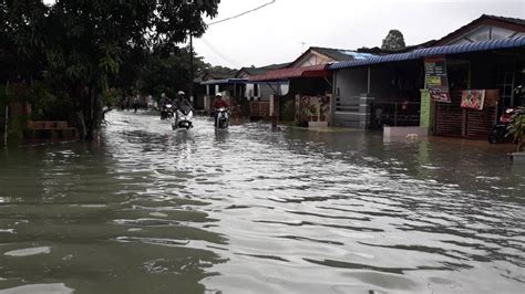 Apa sih karangan narasi itu? 541 mangsa banjir di Kulim dipindahkan | Kes | Berita Harian