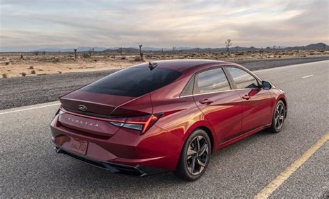As mentioned above, the 2021 hyundai elantra gas mileage starts with an impressive 33 city/43 highway mpg* rating. Hyundai announces new Elantra with LPG version in South ...