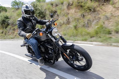 Get a detailed look at the 2018 iron 883 sportster. First ride: Harley-Davidson Sportster Ir... | Visordown