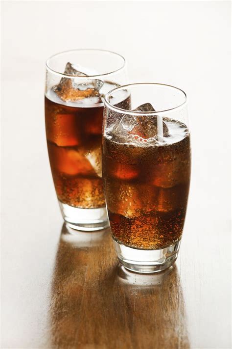 Using a diet soda reduces the calories to 125 calories per drink. THESE are the fabulous low-calorie alcoholic drinks you should be having this weekend ...