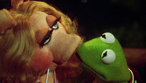 Image Near Kiss Tmm Muppet Wiki Fandom Powered By Wikia