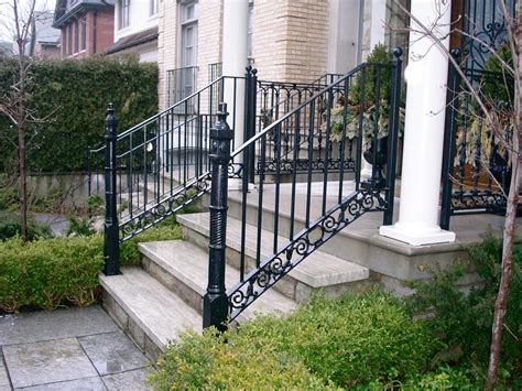 We use a variety of metal materials such as wrought iron, galvanized iron, aluminum, bronze, stainless steel, and glass or combinations thereof. Exterior Wrought Iron Railings - Dufferin Iron & Railings