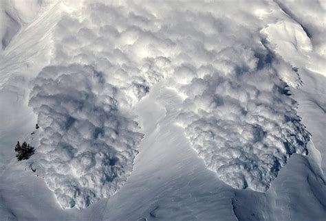 Avalanche Mountain Snow Winter Hd Wallpaper Peakpx